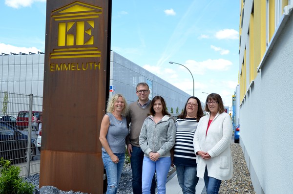 von links nach rechts: Ilka Emmeluth, Kai Emmeluth, Lena Schneider und ihre Kolleginnen Jutta Schnabel und Barbara Göllner. Foto: BBW Soest