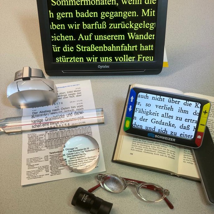 Mobile vergrößernde Hilfsmittel: Lupenbrillen, Handbrillen, elektronische Lupe (vergrößerte Bildansicht wird geöffnet)